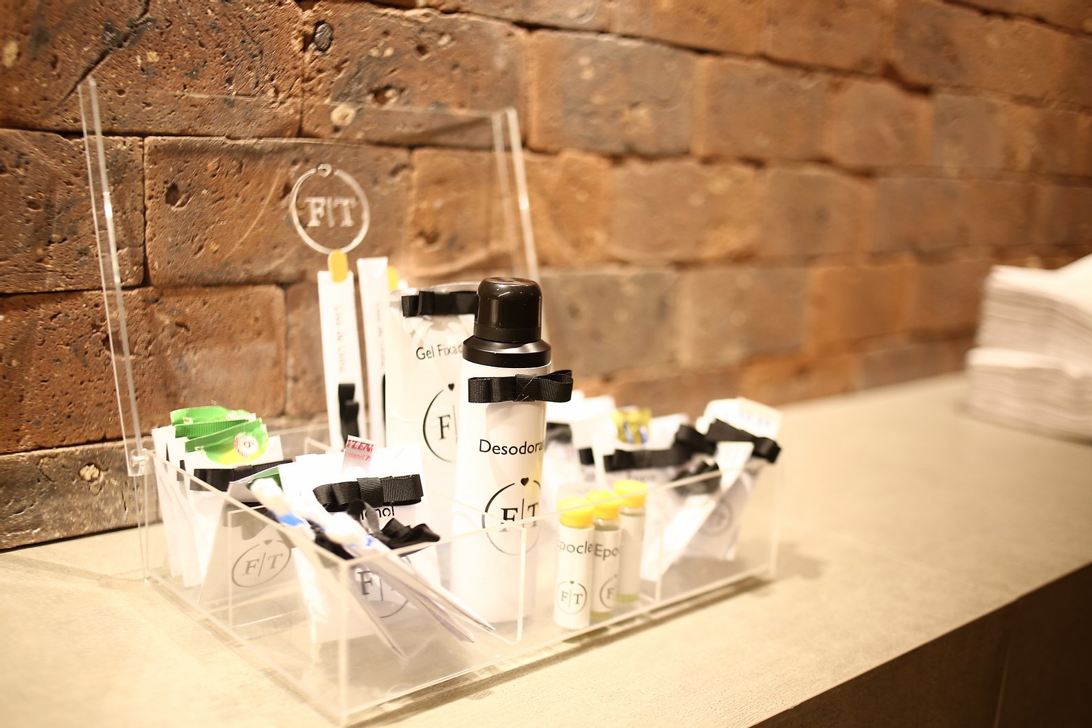 Caixa Acrílico para Lavabo Personalizado a Laser