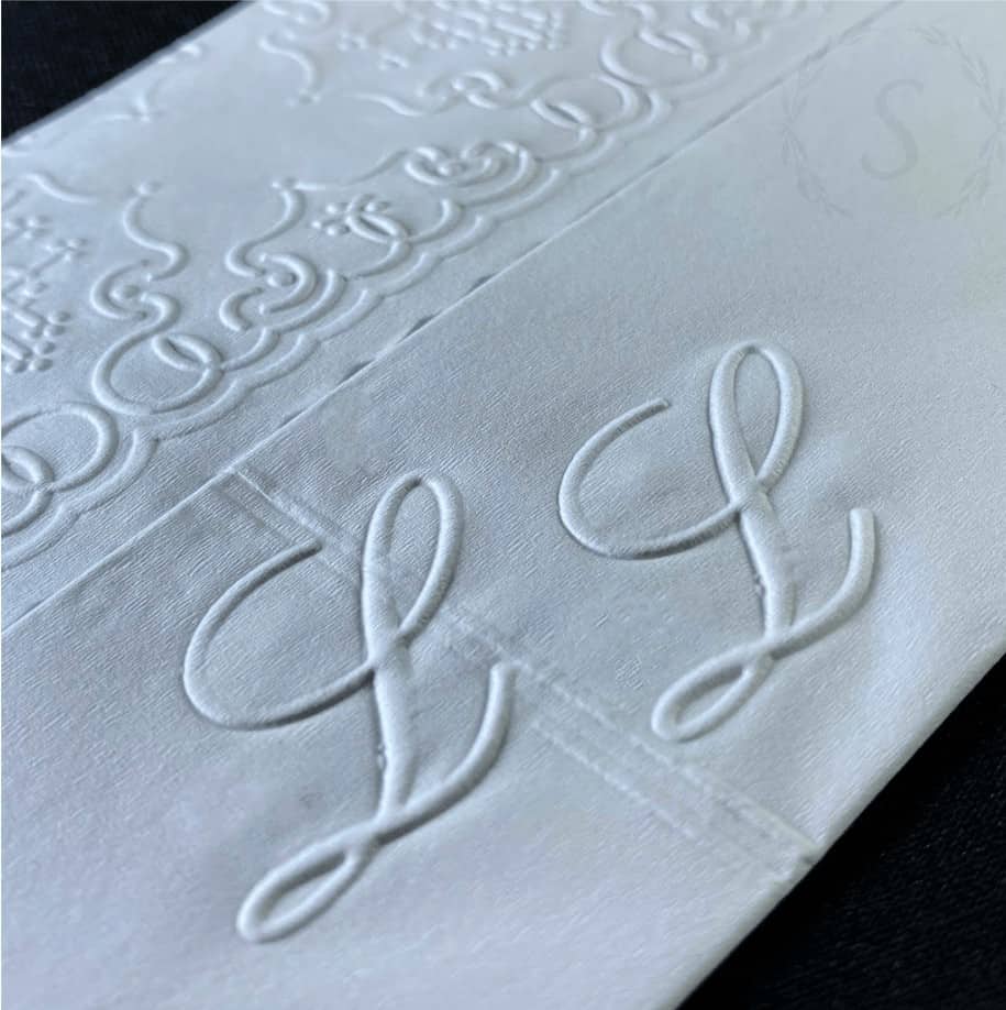 100 Toalhinhas Lavabo Trevo PERSONALIZADA + 1 Suporte em acrílico